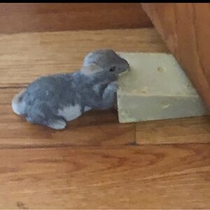 Doorstop mouse and cheese ceramic New in box🎁